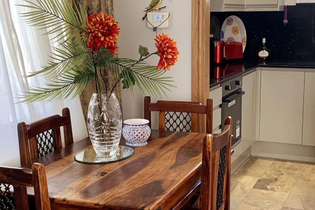 Stylish And Cosy 3 Bedroom Appartment Londra Esterno foto